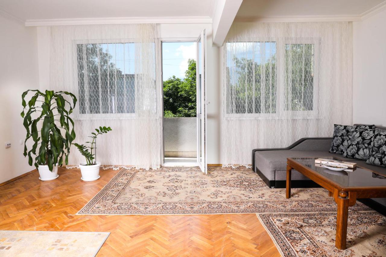 Krichim Apartments,three-bedroom, Large Apartment, Center