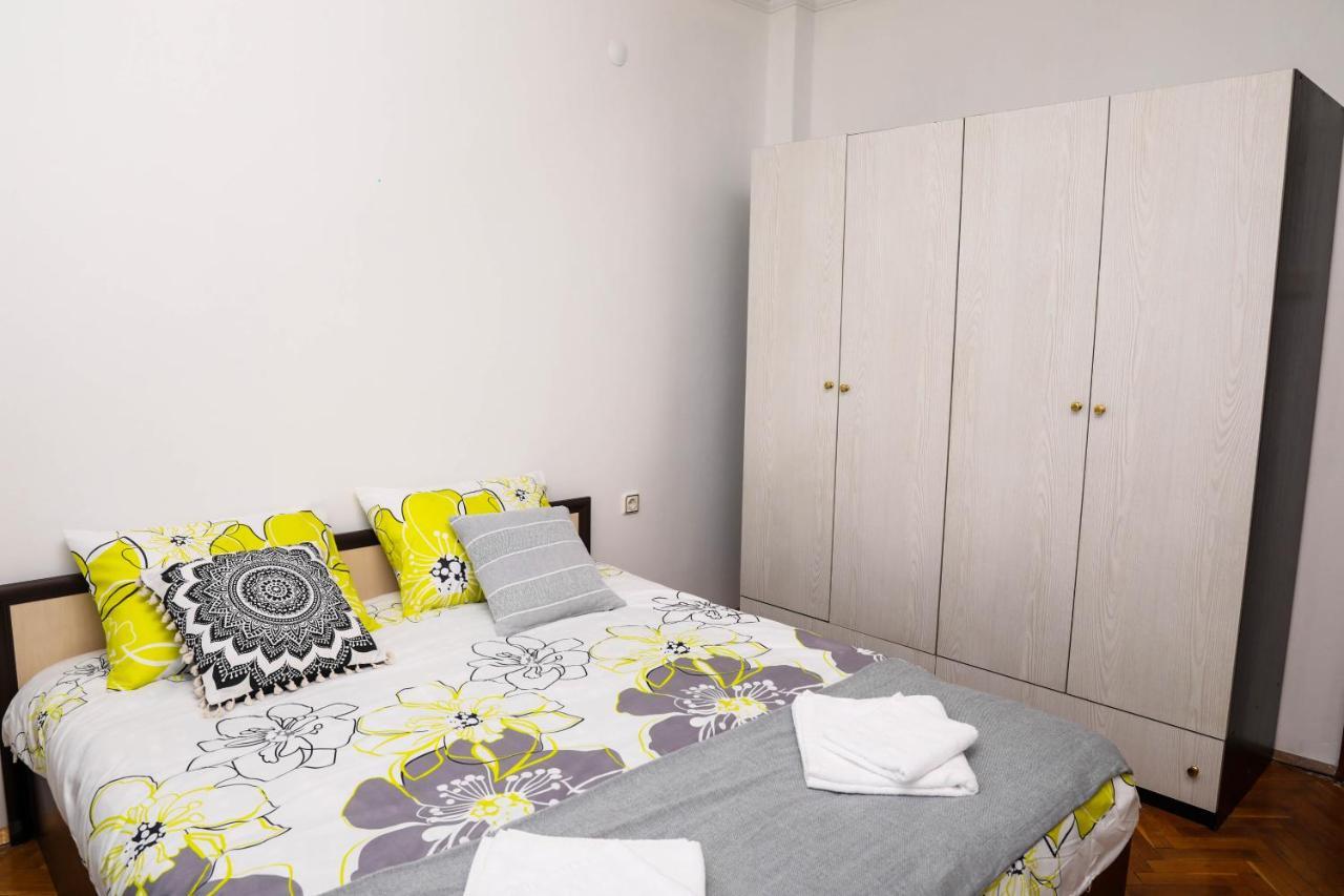 Krichim Apartments,three-bedroom, Large Apartment, Center